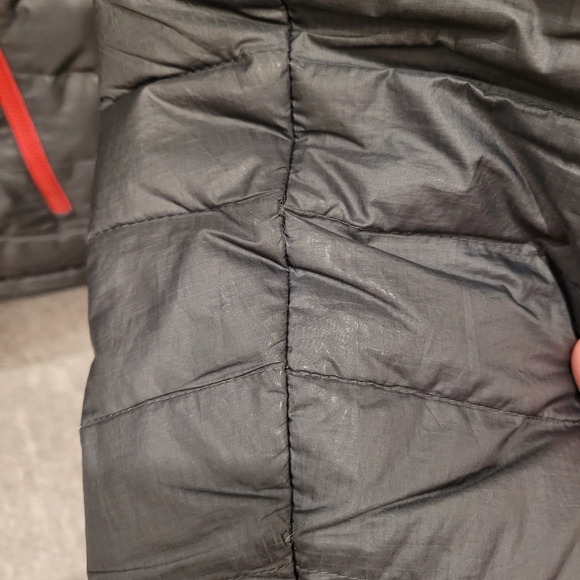 Patagonia Size Small Down Sweater Jacket. - Picture 4 of 4